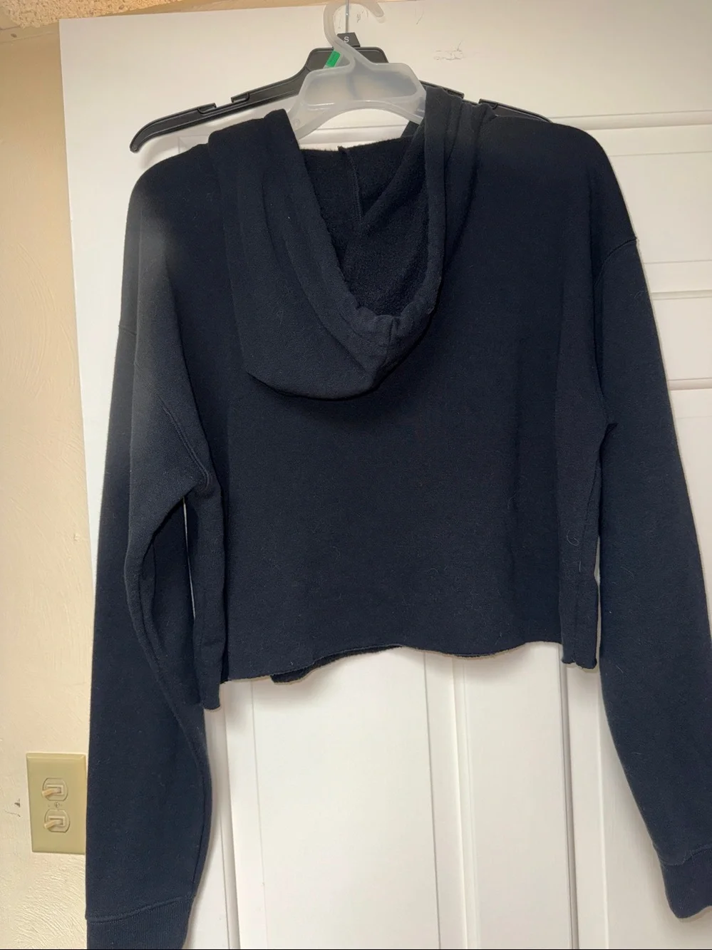 💚 Wild Fable Black Cropped Hooded Sweatshirt 💚